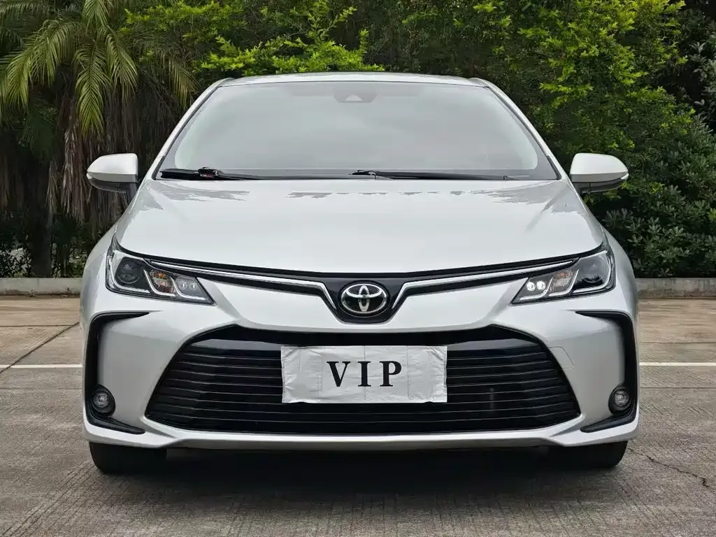 Toyota Corolla — фото 4