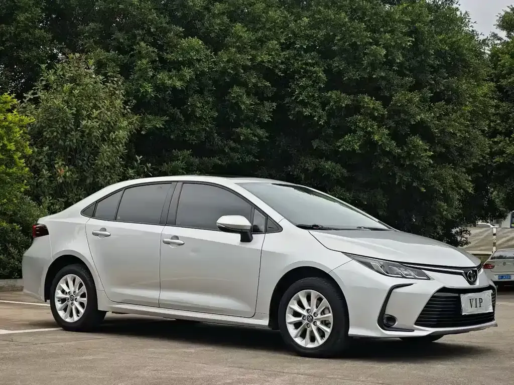 Toyota Corolla — фото 8
