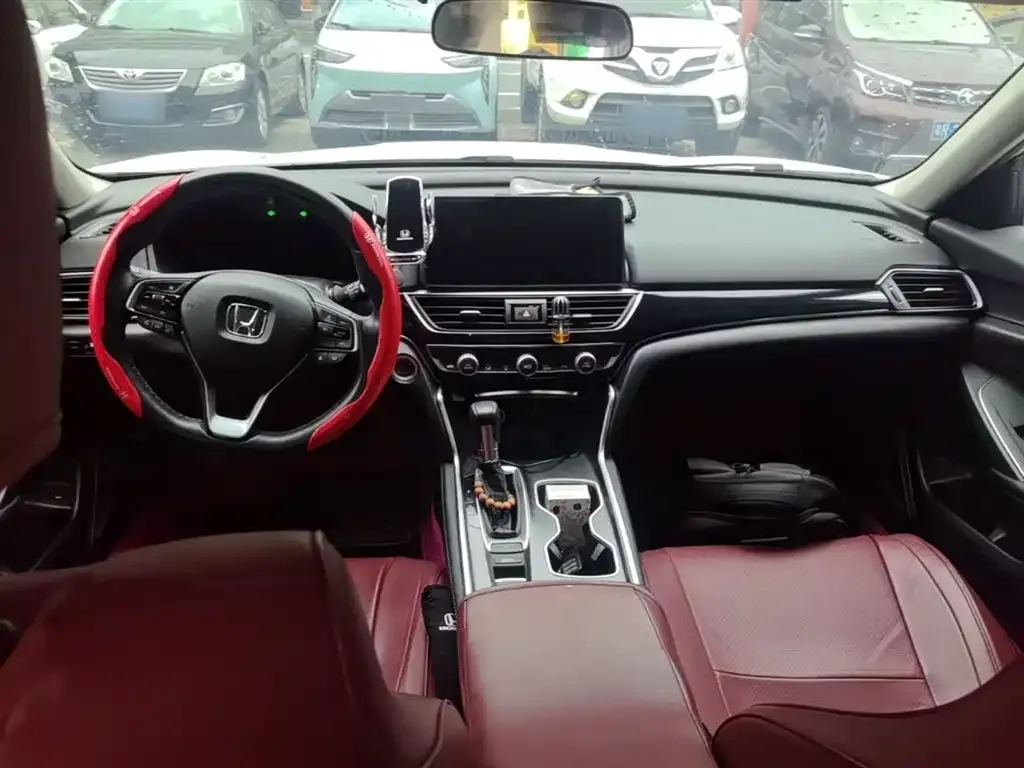 Honda Accord — фото 10