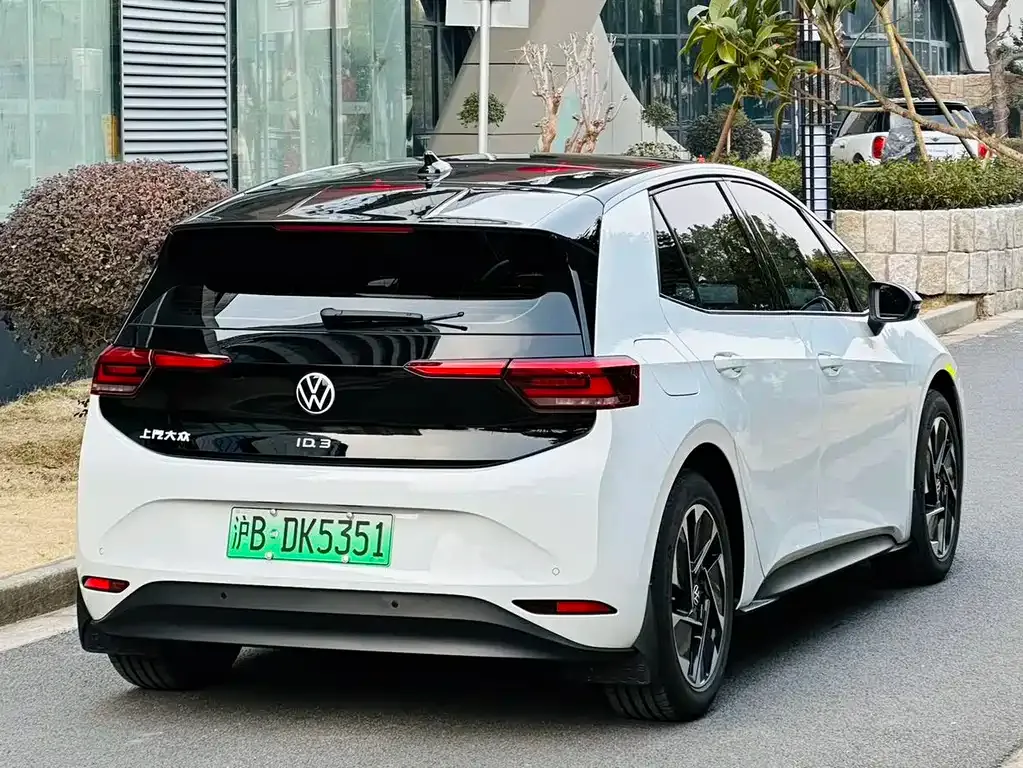 Volkswagen ID.3 — фото 9