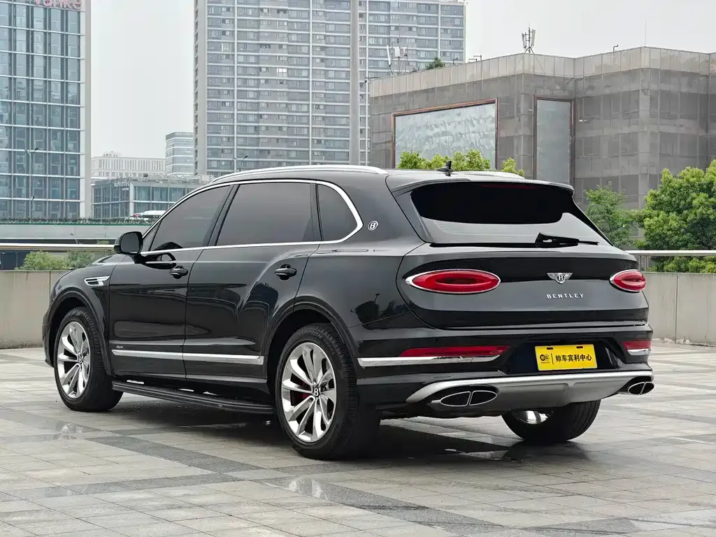 Bentley Bentayga 2023 из CN, фото 5