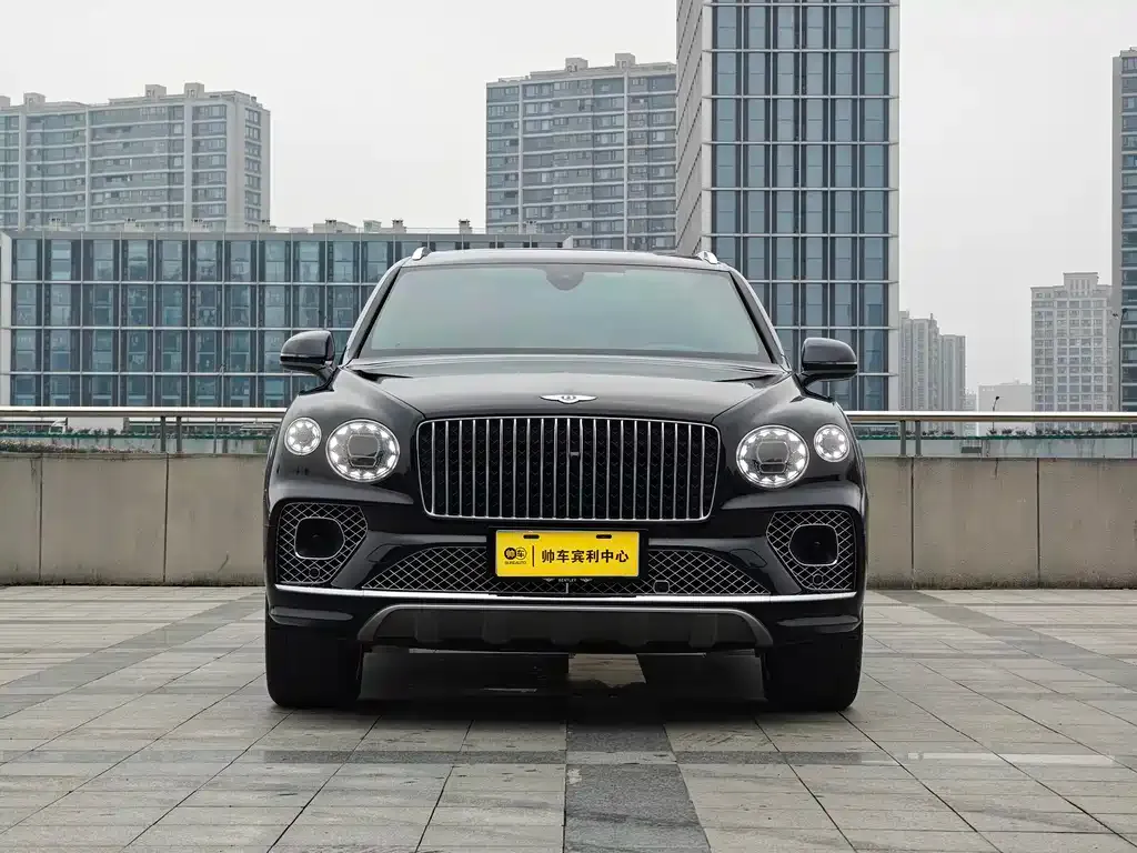 Bentley Bentayga 2023 из CN, фото 10
