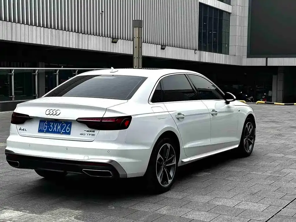 Audi A4L — фото 8