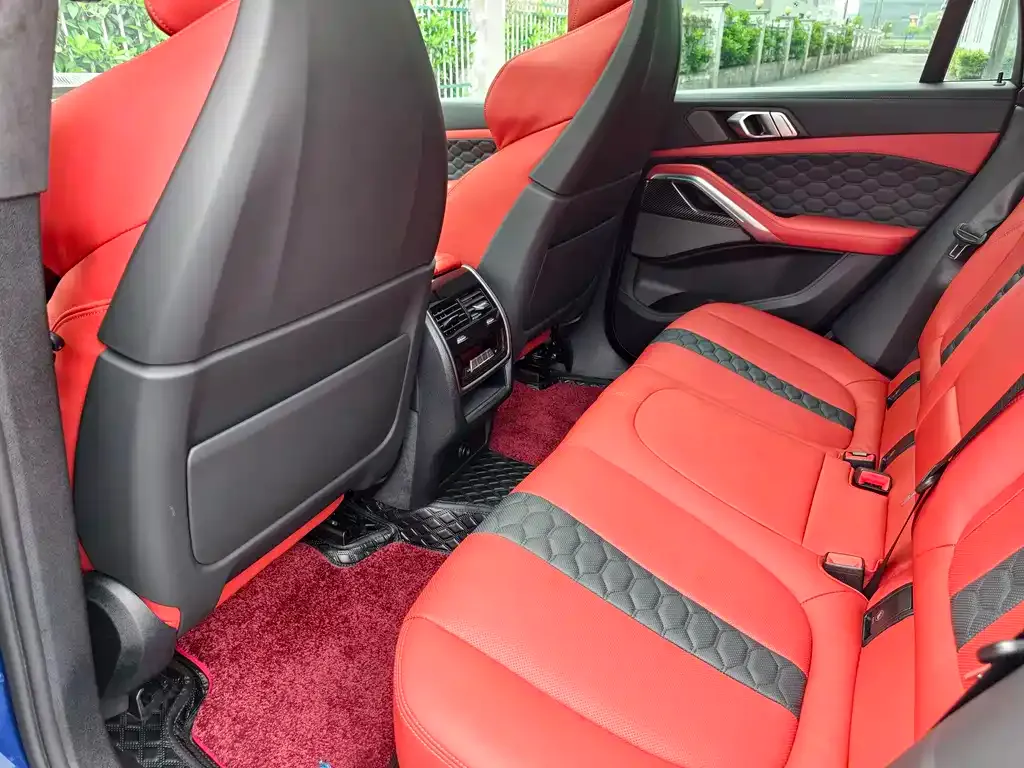 BMW X6 M 2023 из CN, фото 3