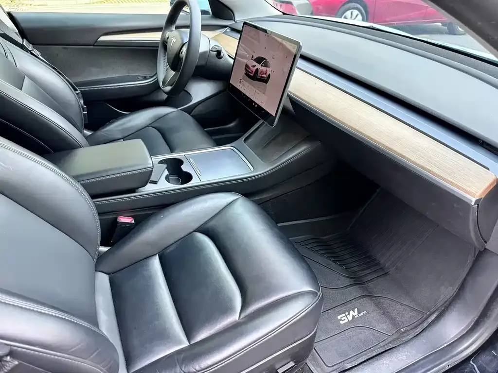 Tesla Model 3 — фото 3