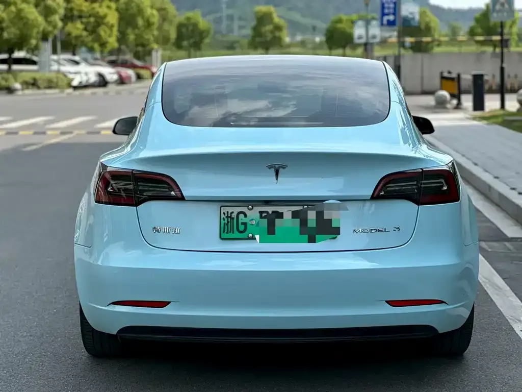 Tesla Model 3 — фото 4
