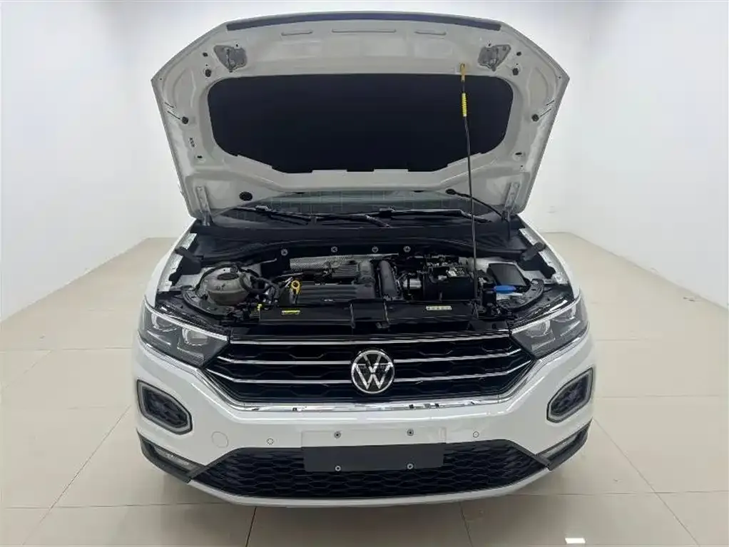 Volkswagen T-Roc — фото 10