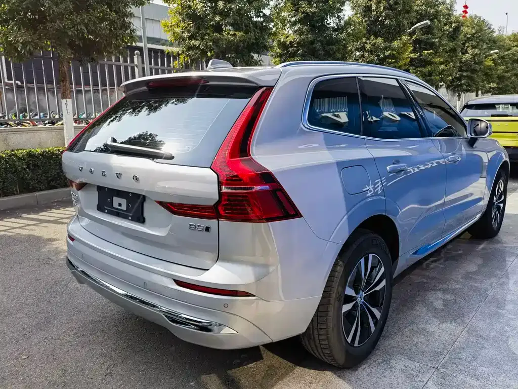 Volvo XC60 — фото 7
