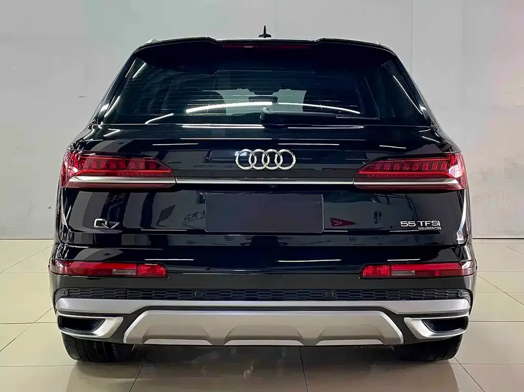 Audi Q7 2023 из CN, фото 6