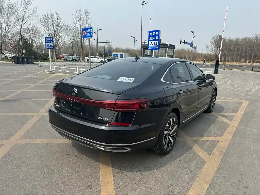 Volkswagen Passat — фото 5