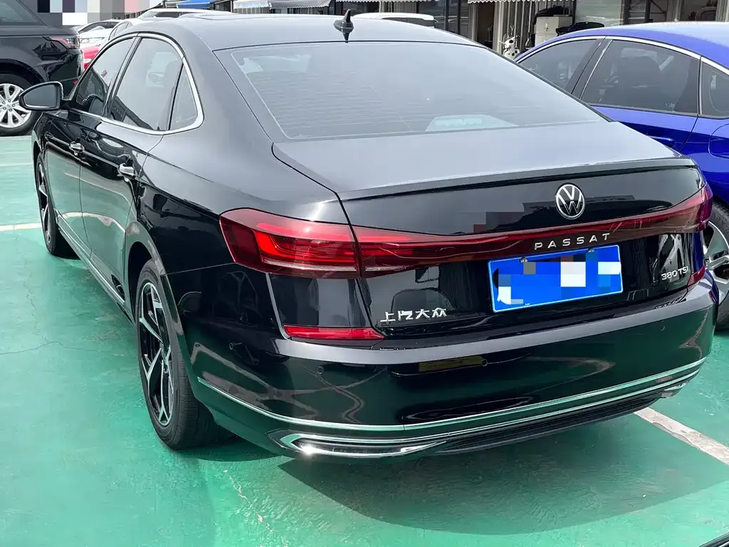 Volkswagen Passat 2024 из CN, фото 2