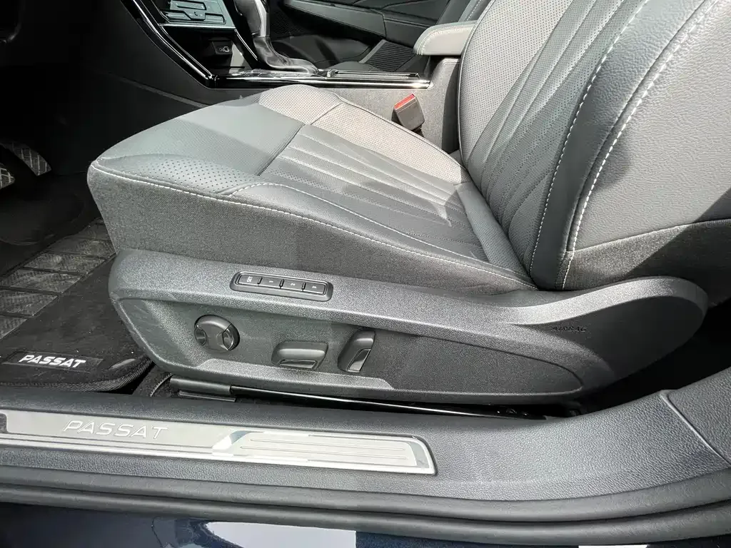 Volkswagen Passat 2024 из CN, фото 4