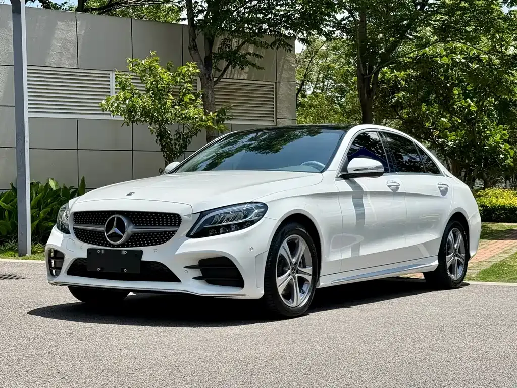 Mercedes-Benz C-Class — фото 1
