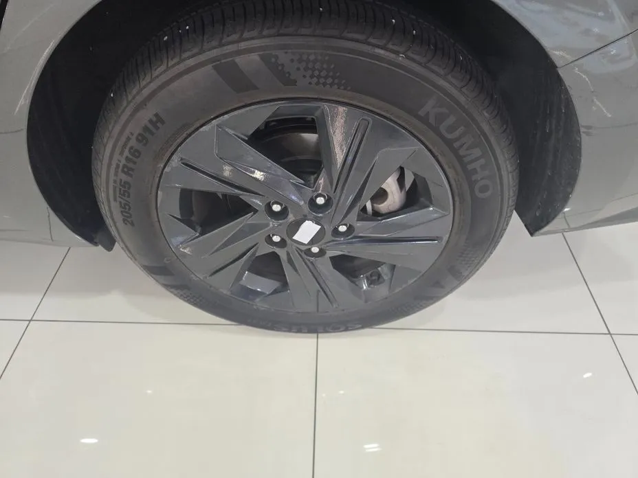 Hyundai AVANTE — фото 4