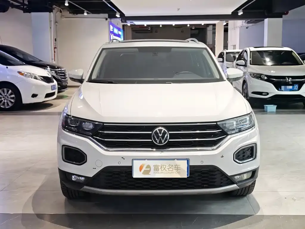Volkswagen T-Roc — фото 6