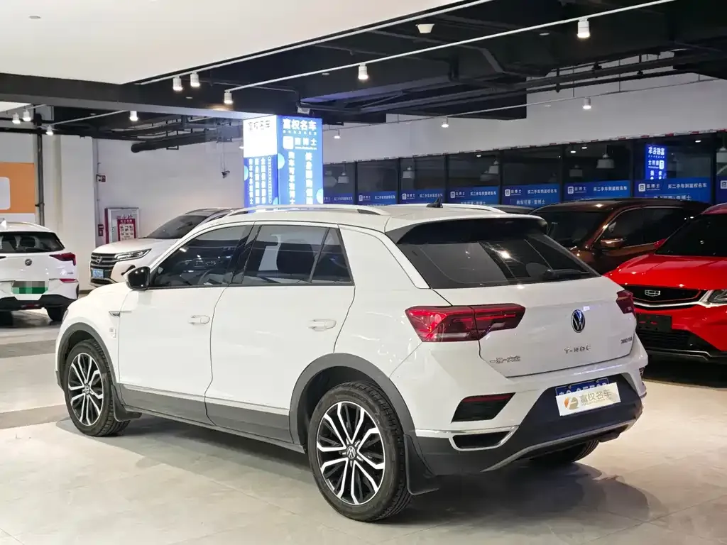 Volkswagen T-Roc — фото 4