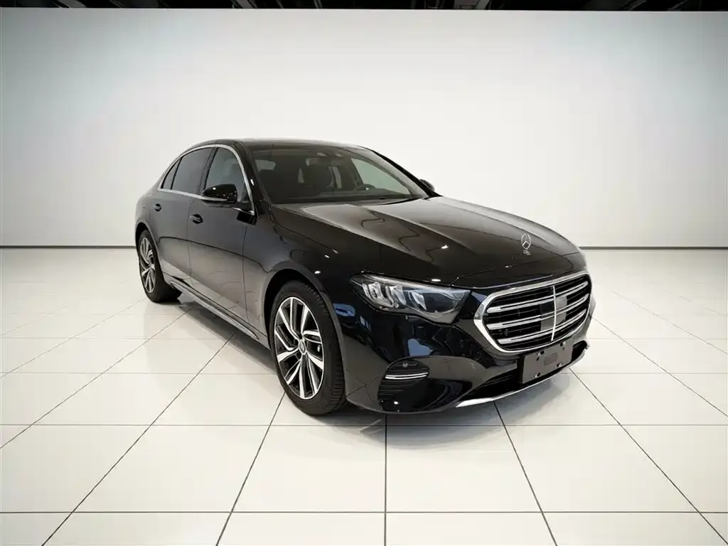 Mercedes-Benz E-Class — фото 9