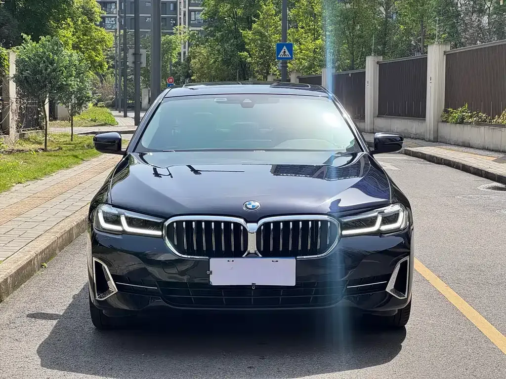 BMW 5 Series — фото 10