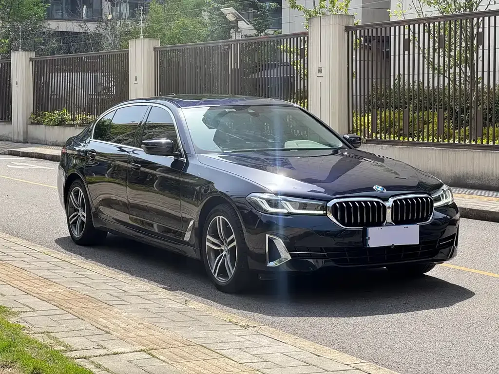 BMW 5 Series — фото 4