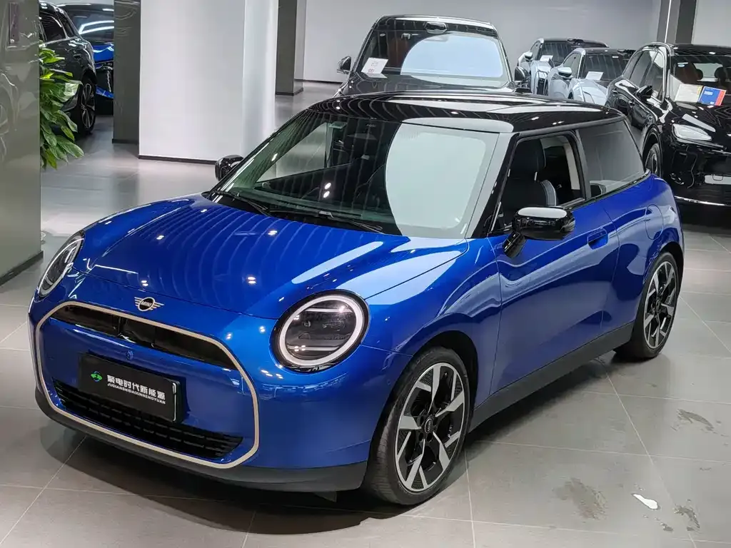 MINI Cooper EV — фото 1