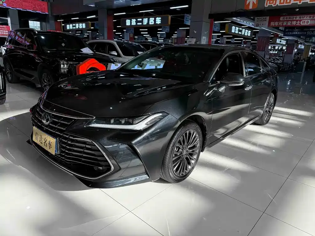 Toyota Avalon — фото 1