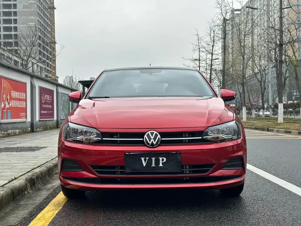 Volkswagen Polo — фото 1