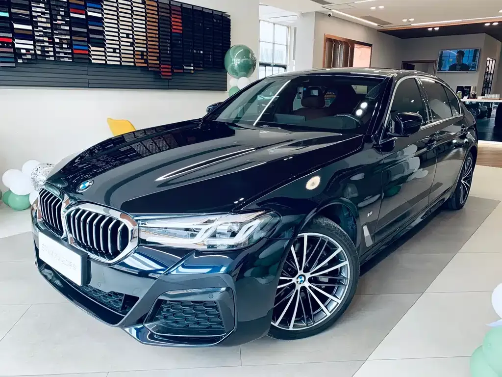 BMW 5 Series — фото 1