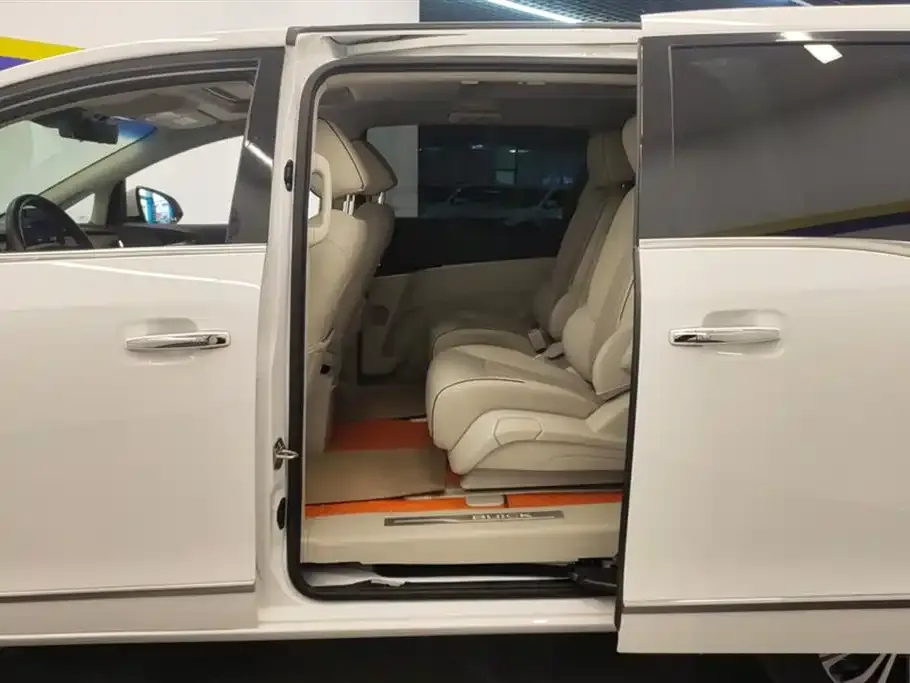 Buick GL8 2022 из CN, фото 6