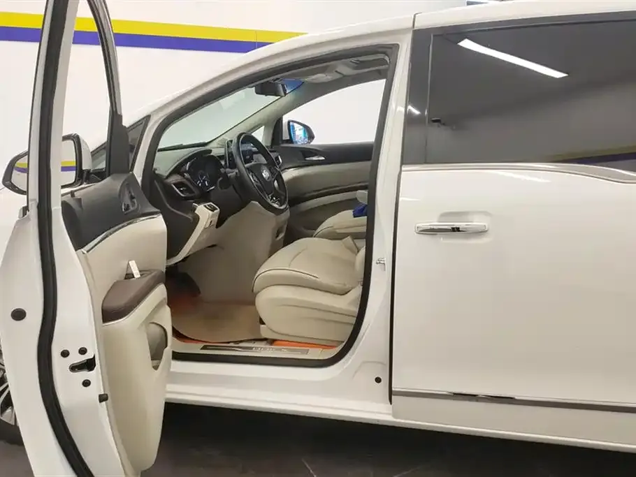 Buick GL8 2022 из CN, фото 9