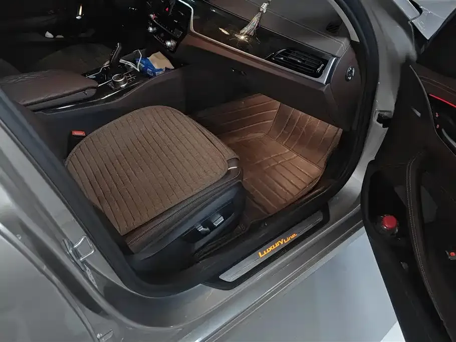 BMW 5 Series — фото 10