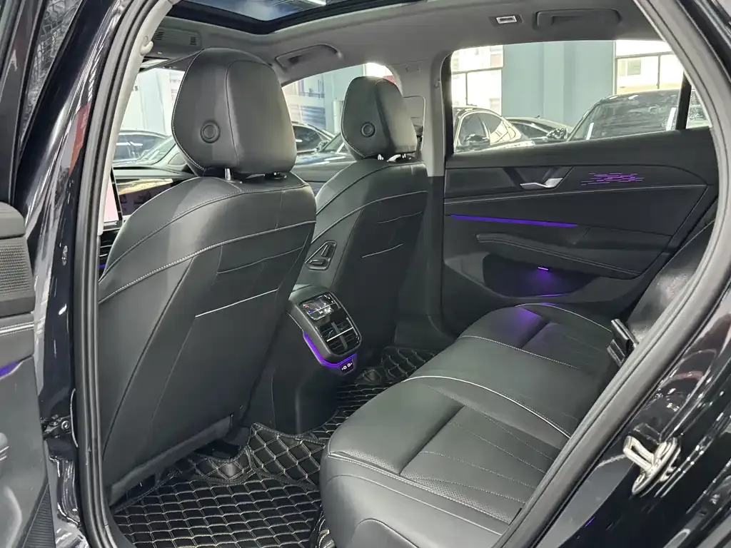 Volkswagen Passat — фото 8