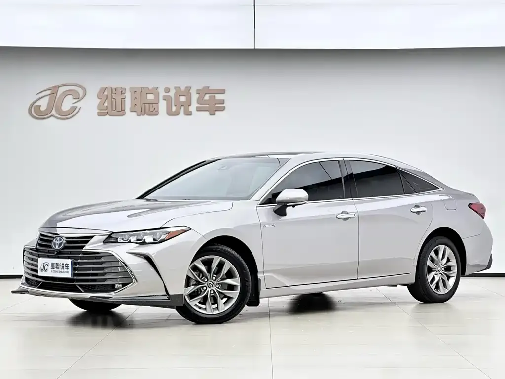 Toyota Avalon — фото 1