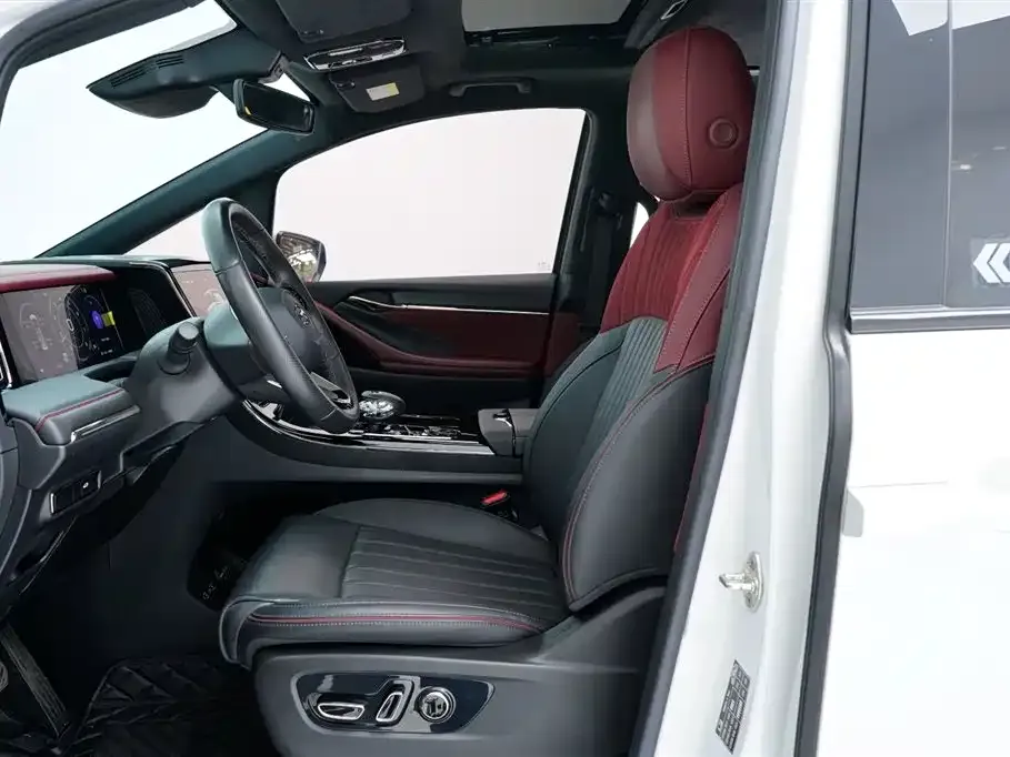 GAC Motor Trumpchi M8 — фото 10