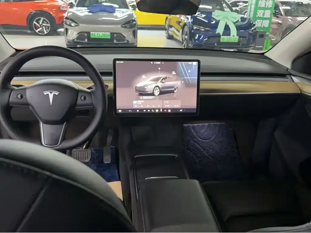 Tesla Model Y — фото 4
