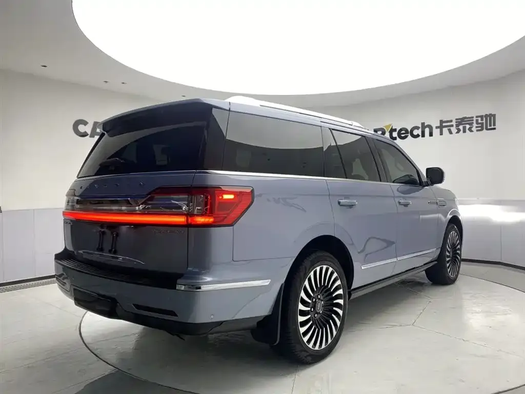 Lincoln Navigator — фото 8