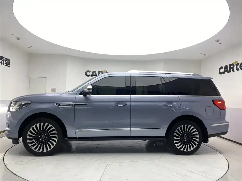 Lincoln Navigator — фото 7