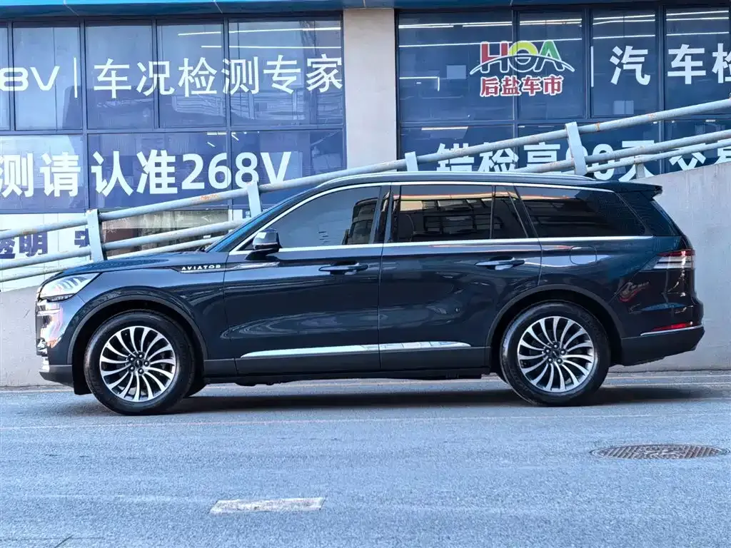 Lincoln Aviator — фото 10