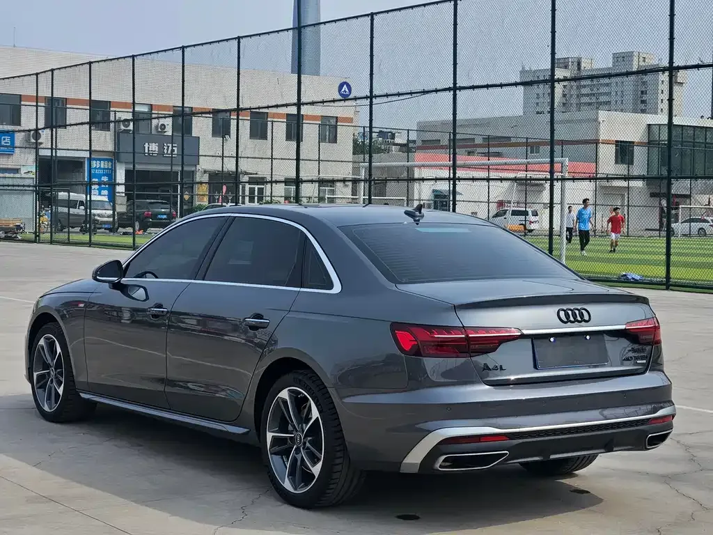 Audi A4L — фото 4