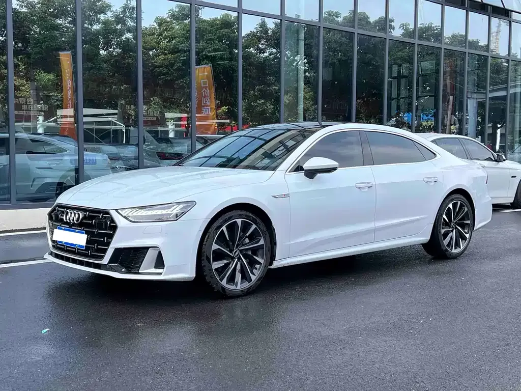 Audi A7L — фото 1