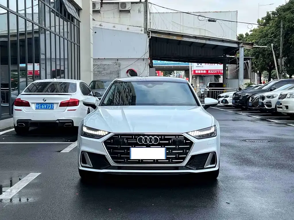 Audi A7L — фото 9