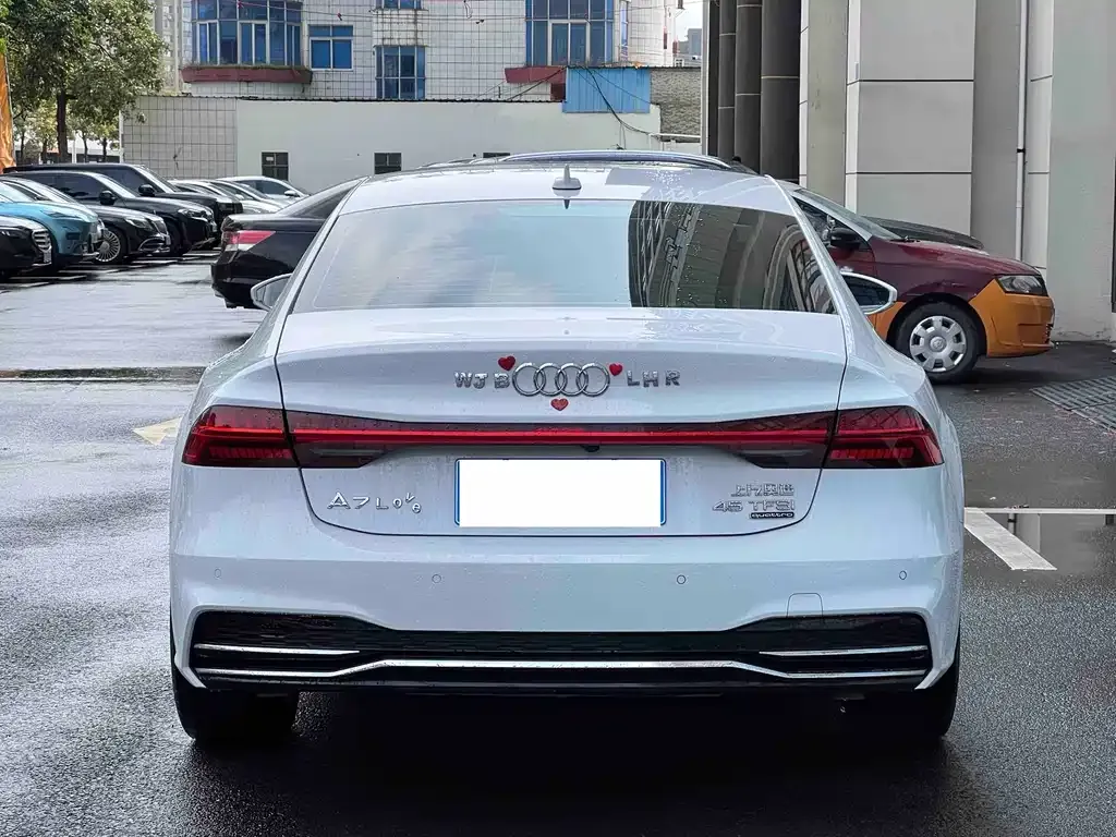 Audi A7L — фото 10