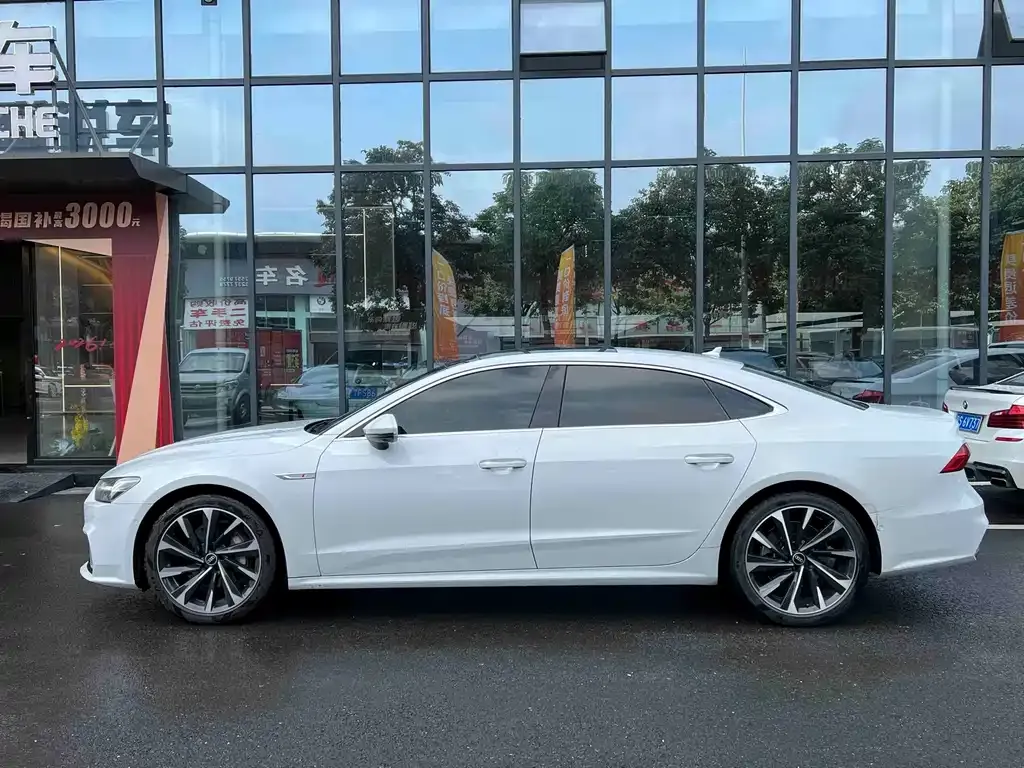 Audi A7L — фото 5