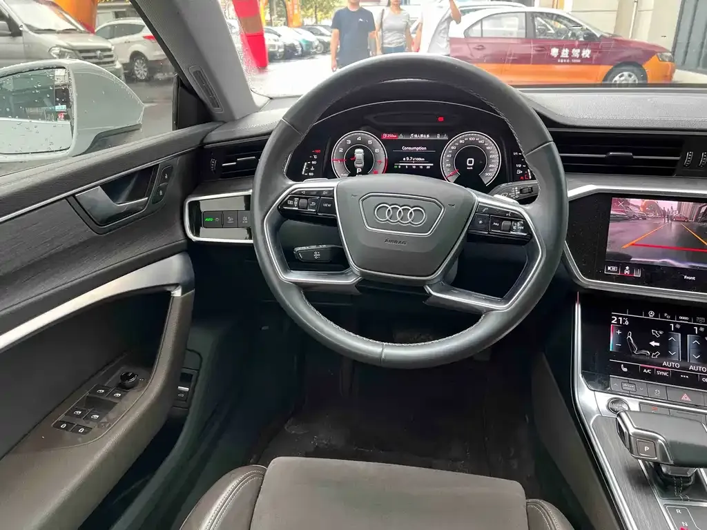 Audi A7L — фото 2