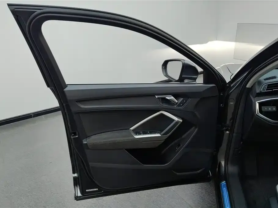 Audi Q3 2021 из CN, фото 5