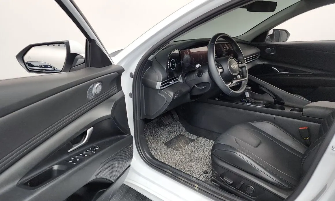 Hyundai AVANTE 2024 из KR, фото 2