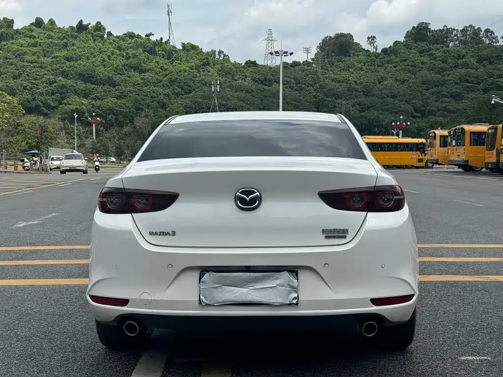 Mazda 3 Axela — фото 10