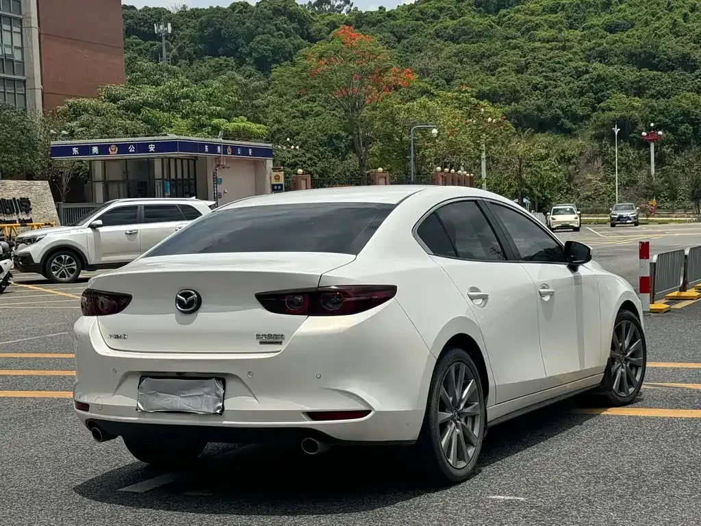 Mazda 3 Axela — фото 8