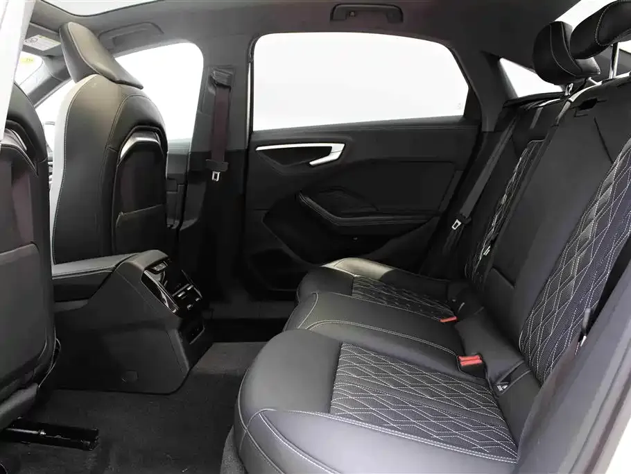 Audi A5L 2025 из CN, фото 5