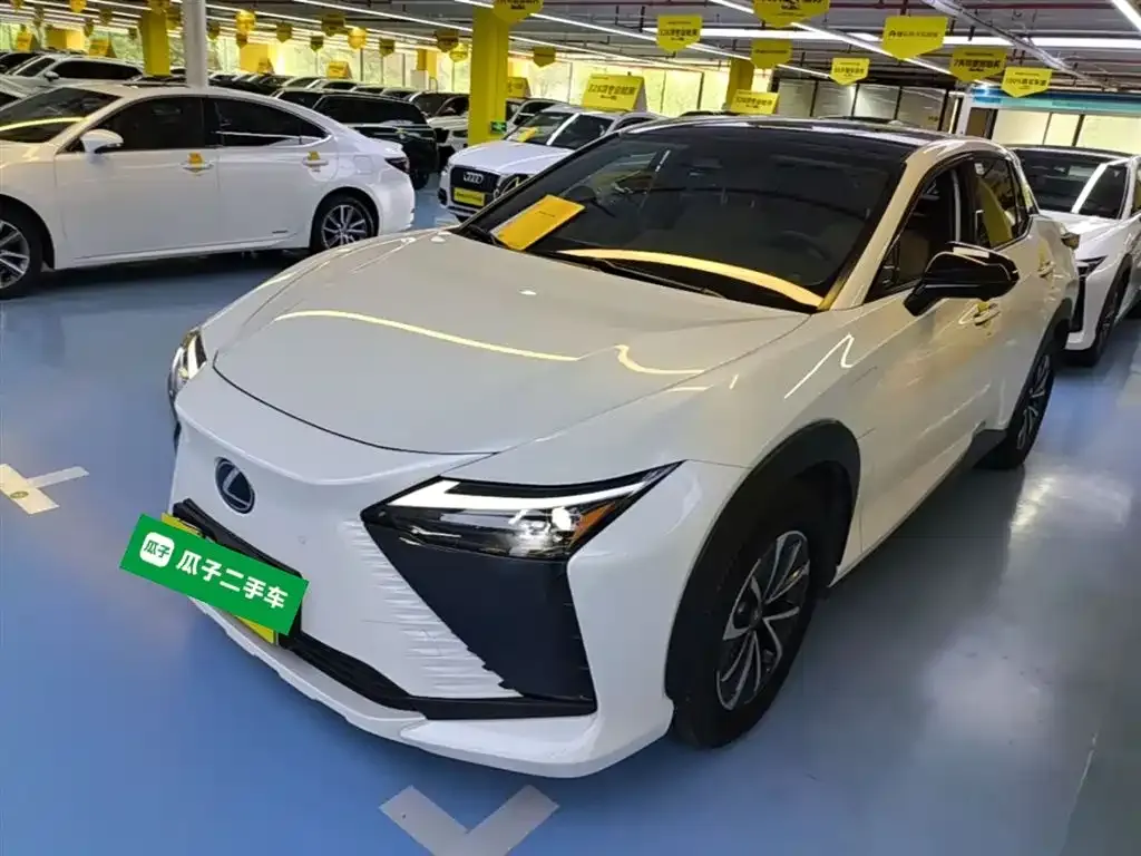 Lexus RZ