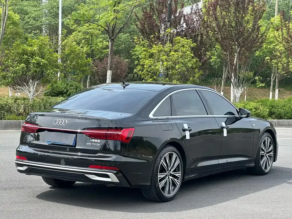 Audi A6L — фото 8